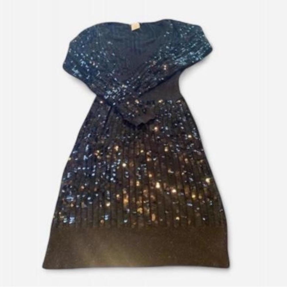 NWOT GUESS by Marciano Black Sequin Deep V-Neck Long
Sleeve Sweater Dress Large